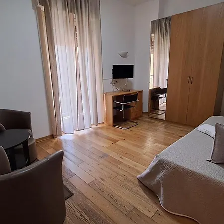Szálloda Del Viale 3*
